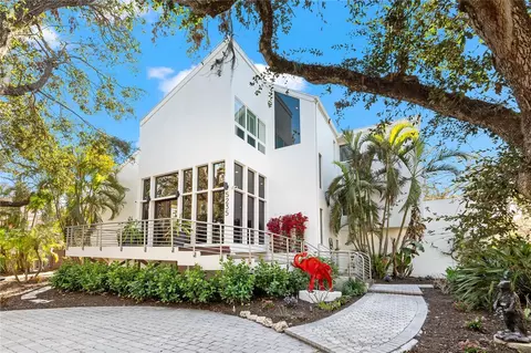 5235 Siesta Cove Dr, Sarasota, FL 34242