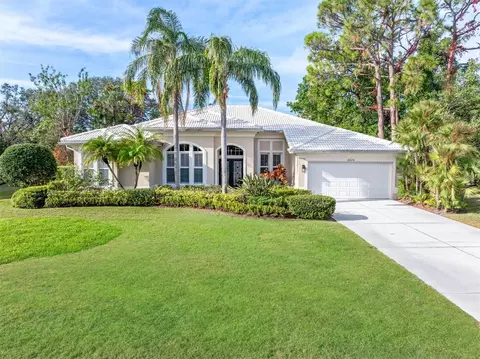 8624 Woodbriar Dr, Sarasota, FL 34238