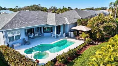 7453 Featherstone Blvd, Sarasota, FL 34238