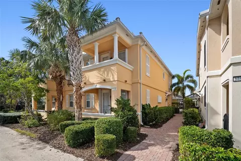 1736 Burgos Dr, Sarasota, FL 34238