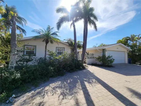 511 56th St, Holmes Beach, FL 34217