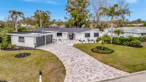 3219 Dawson St, Sarasota, FL 34239