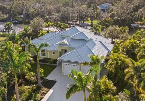 2500 Jamaica St, Sarasota, FL 34231