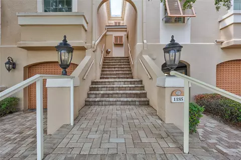 1185 Coquille St #305, Sarasota, FL 34242