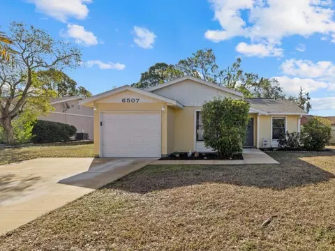 6507 36th Avenue Dr W, Bradenton, FL 34209