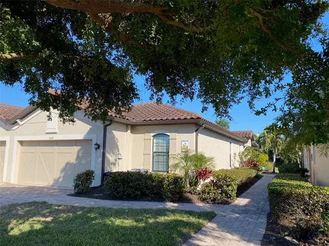 5814 Cavano Dr, Sarasota, FL 34231