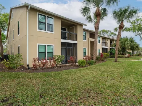 4049 Crockers Lake Blvd #23, Sarasota, FL 34238