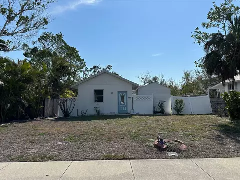 690 Broadway St, Longboat Key, FL 34228