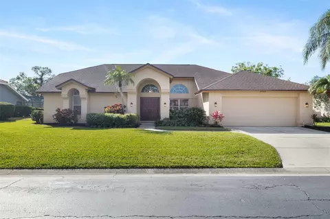 4901 Fallcrest Cir, Sarasota, FL 34233