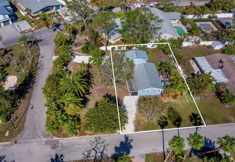 651 Fox St, Longboat Key, FL 34228