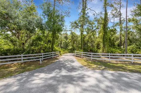 14018 Pine Woods Ln E, Sarasota, FL 34240