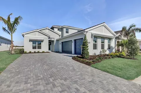 17903 Palmiste Dr, Bradenton, FL 34202