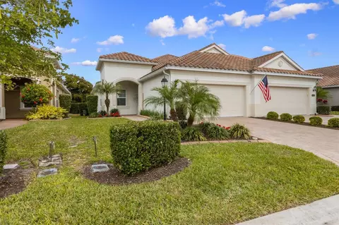 6912 Playa Bella Dr, Bradenton, FL 34209
