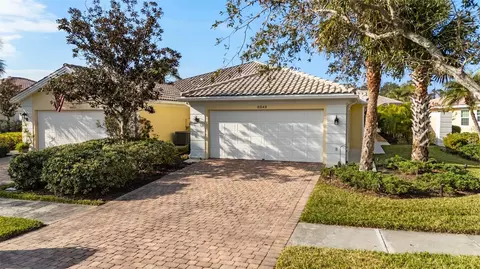 8849 Etera Dr, Sarasota, FL 34238
