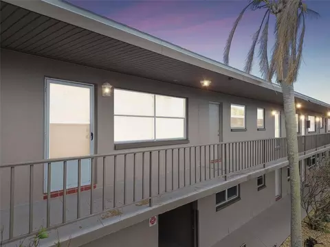 2 Causeway Blvd #206, Dunedin, FL 34698