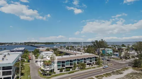 501 Gulf Dr N #201, Bradenton Beach, FL 34217