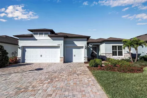 8714 Backshore Ln, Parrish, FL 34219