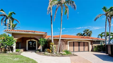 542 67th St, Holmes Beach, FL 34217