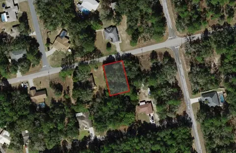1390 W Evergreen Dr, Citrus Springs, FL 34434