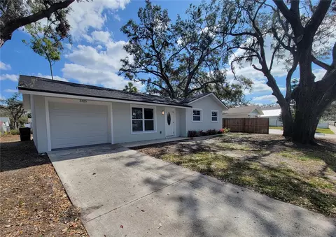3325 Woodmont Dr, Sarasota, FL 34232