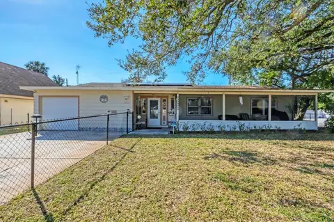 2202 21st St W, Bradenton, FL 34205