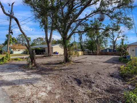 2950 Forest Ln, Sarasota, FL 34231