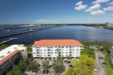 210 3rd St W #8204, Bradenton, FL 34205