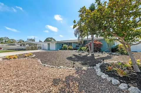 1728 Bayonne St, Sarasota, FL 34231