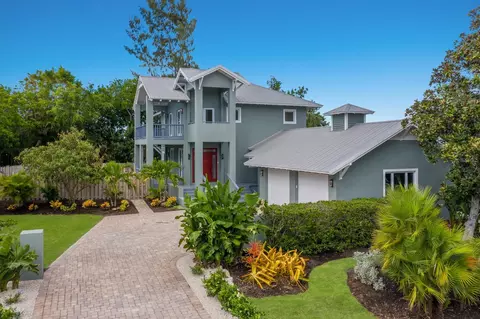 501 Reclinata Dr, Longboat Key, FL 34228