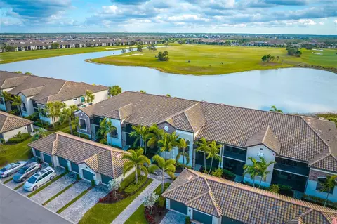 5604 Palmer Cir #102, Bradenton, FL 34211