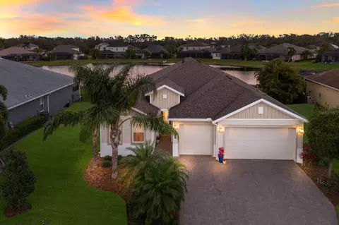 352 Chantilly Trl, Bradenton, FL 34212