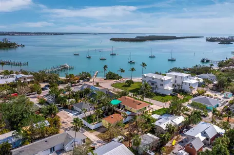 691 Linley St, Longboat Key, FL 34228
