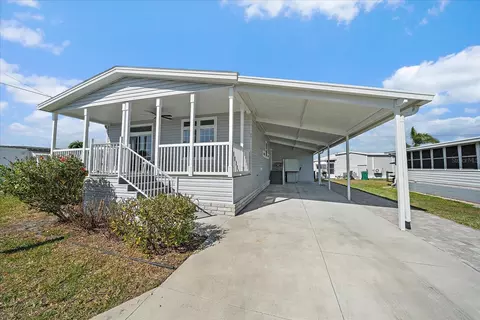 95 Del Rio Dr, Palmetto, FL 34221