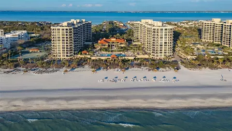 1241 Gulf Of Mexico Dr #1005, Longboat Key, FL 34228