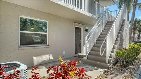 966 La Costa Cir #1, Sarasota, FL 34237