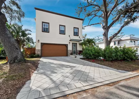 2224 Tami Sola St, Sarasota, FL 34237