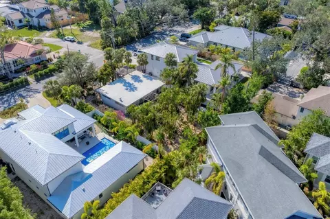 1603 Bay Rd, Sarasota, FL 34239