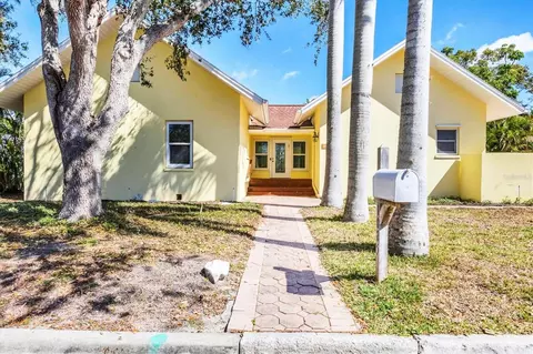 1025 Pomelo Ave, Sarasota, FL 34236