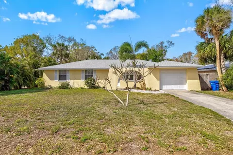 2824 Silk Oak Dr, Sarasota, FL 34232