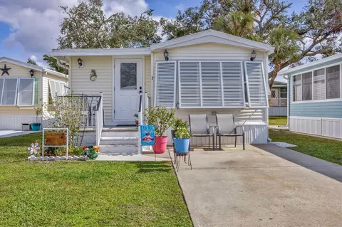7 Brookshire Dr, Nokomis, FL 34275