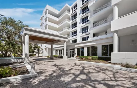 2410 Harbourside Dr #121, Longboat Key, FL 34228