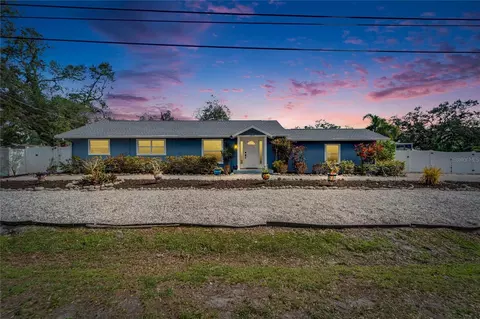 2913 Williamsburg St, Sarasota, FL 34231