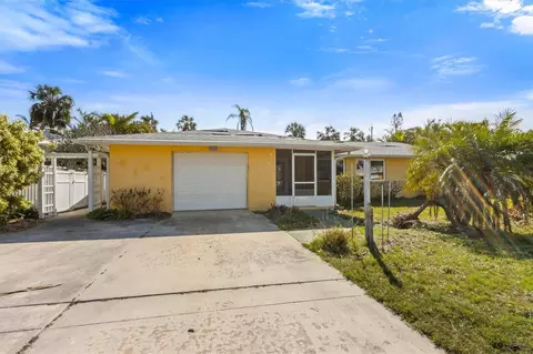 207 82nd St, Holmes Beach, FL 34217