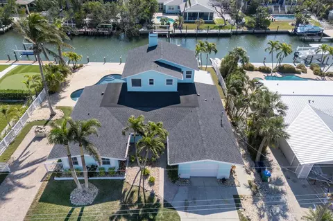 511 77th St, Holmes Beach, FL 34217