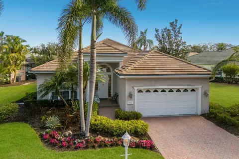 7017 Lennox Pl, University Park, FL 34201