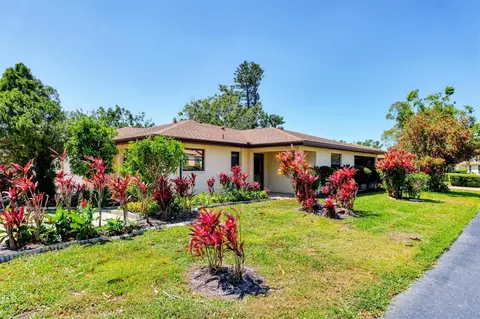 3208 Vivienda Blvd, Bradenton, FL 34207