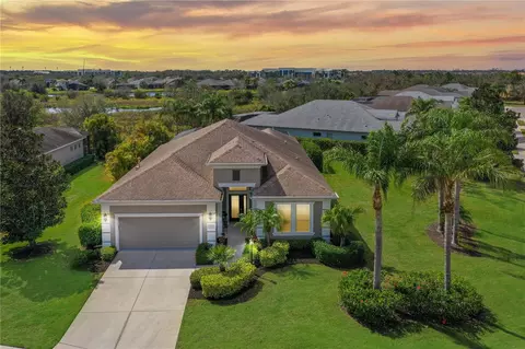 4718 Claremont Park Dr, Bradenton, FL 34211