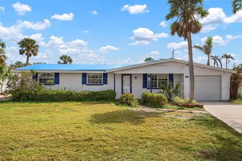 201 84th St, Holmes Beach, FL 34217