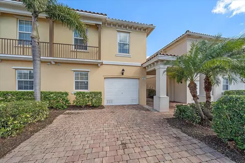 1407 Burgos Dr, Sarasota, FL 34238