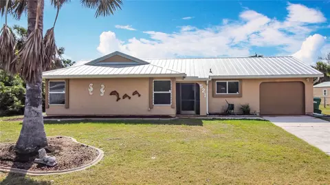 521 Fairview Ave NW, Port Charlotte, FL 33952